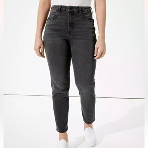 American Eagle stretch curvy mom jean